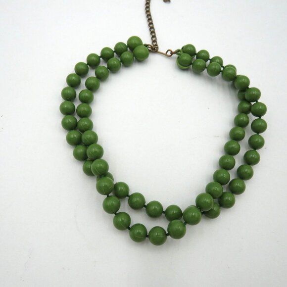 Vintage Molded Green Bead Double Strand Necklace 11" Choker Hook Chain Clasp - Picture 1 of 6